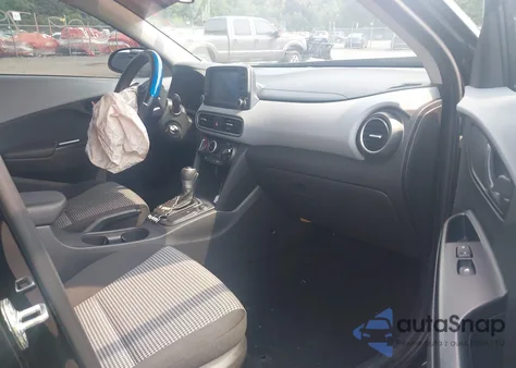 2021 Hyundai Kona Se z USA, uszkodzony, nr VIN KM8K1CAAXMU728174